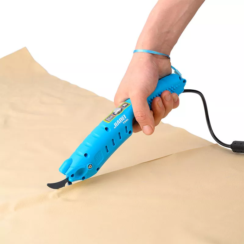 Kan en elektrisk saks klippe hår under opladning?